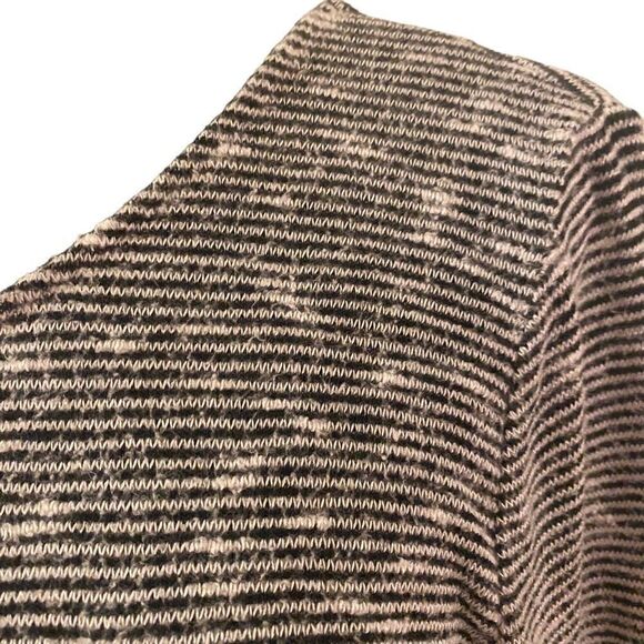 Gap Long Sleeve Black and White Striped Top‎ - Picture 5 of 11